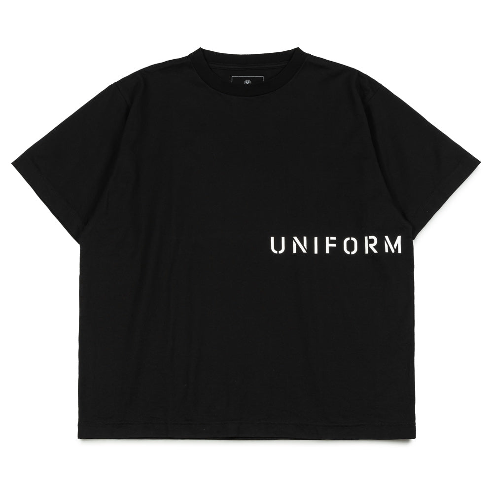 uniform experiment Stencil Logo Wide Tee | Black – CROSSOVER