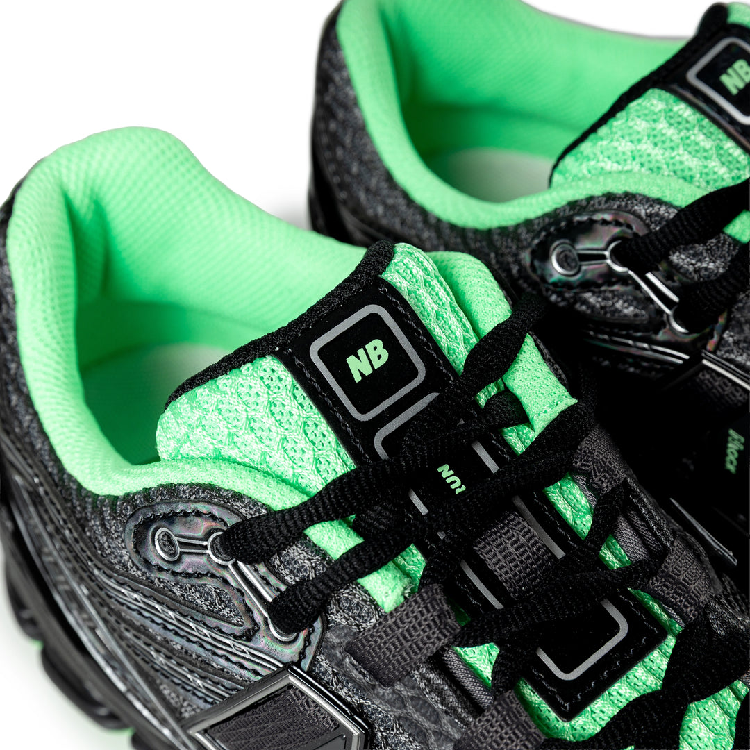 1906R | Dark Silver Metallic