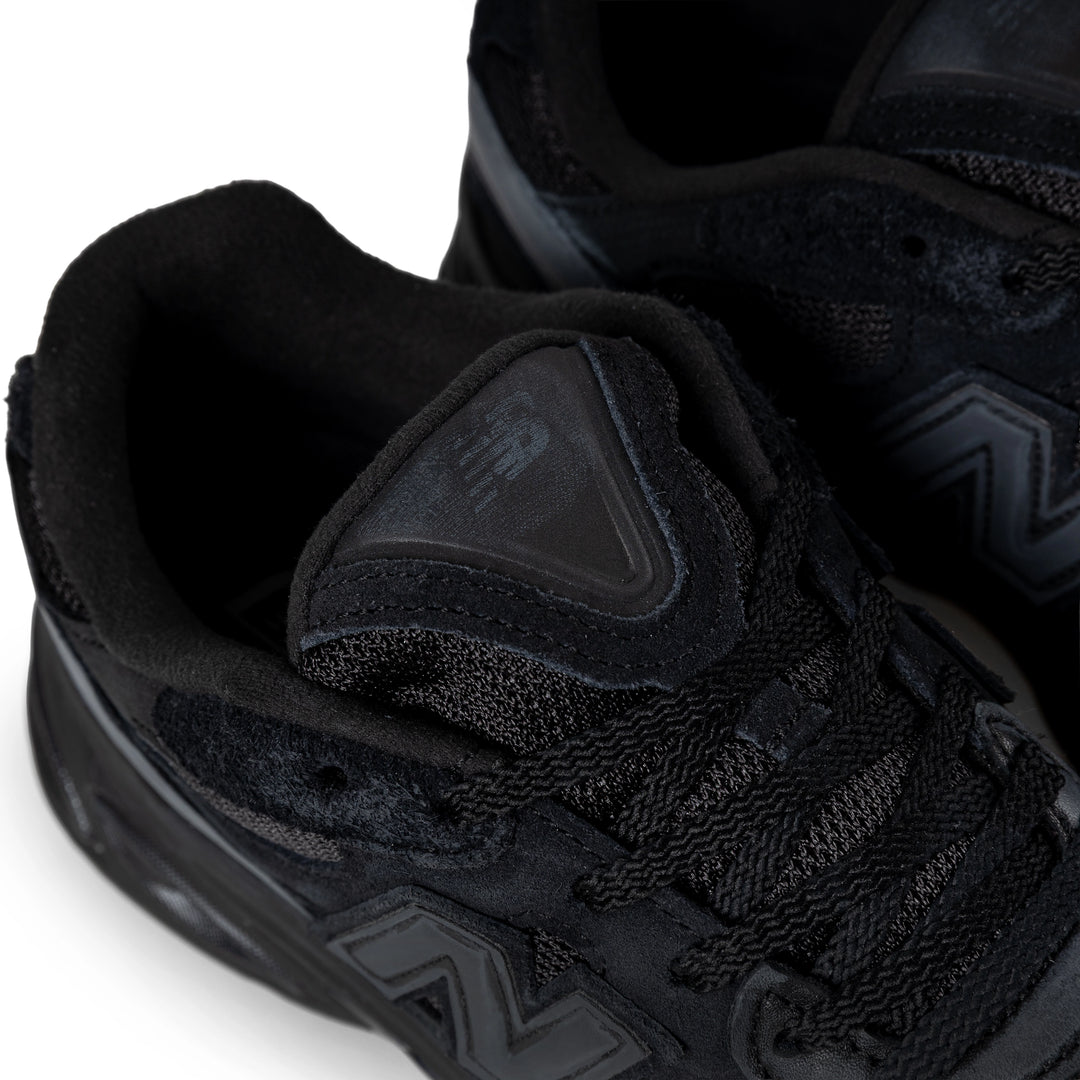 2010 | Black Phantom