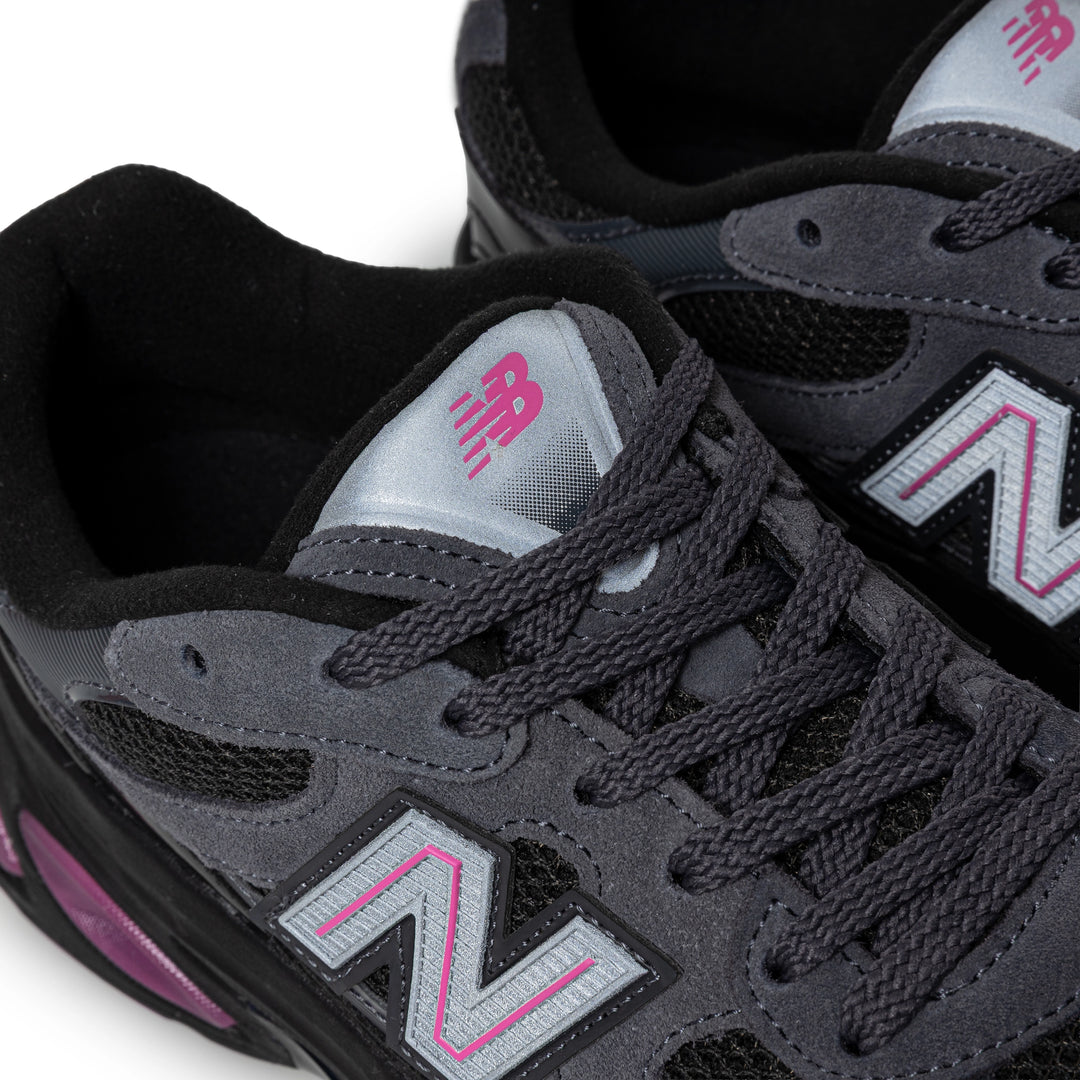 2010 | Black Pink Heat