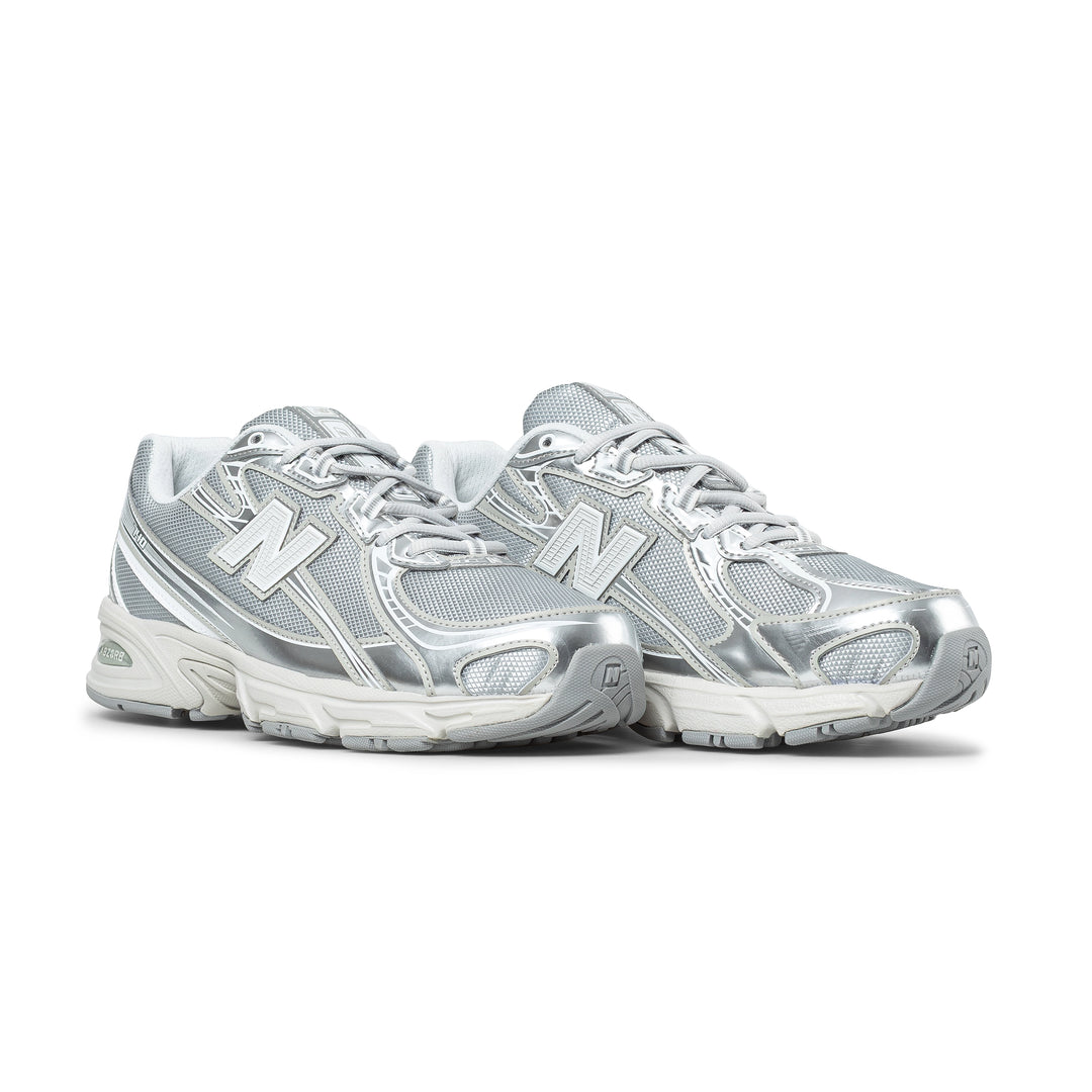 740 | Metallic Silver