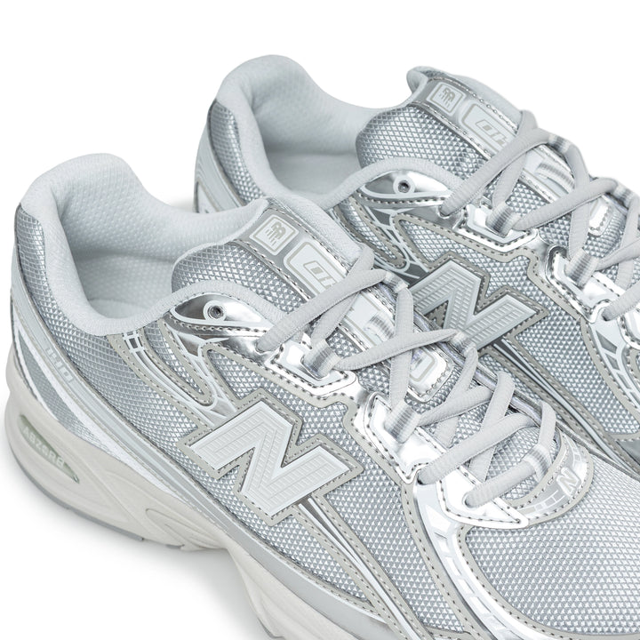 740 | Metallic Silver