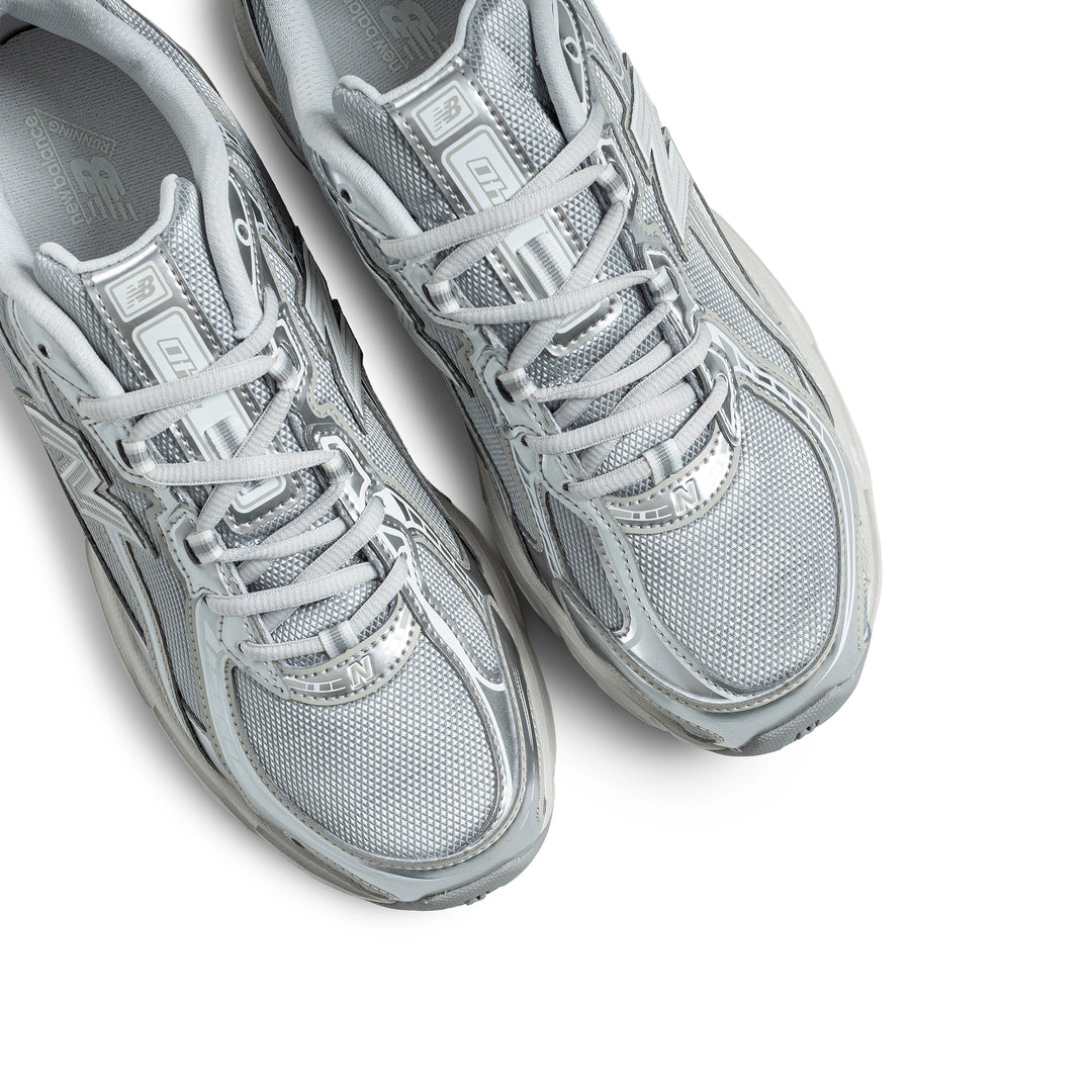 740 | Metallic Silver