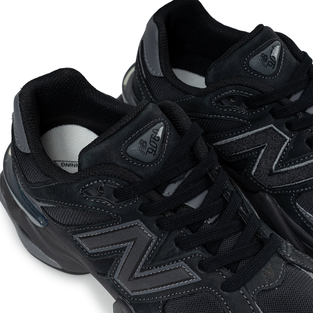 9060 | Black Castlerock