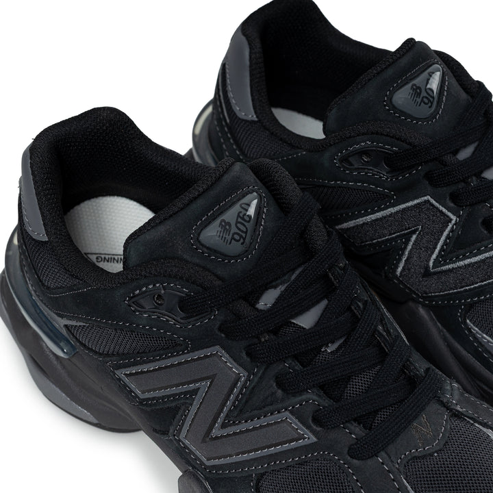 9060 | Black Castlerock