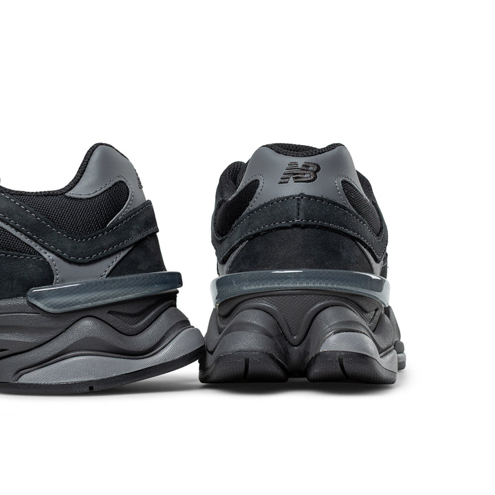 9060 | Black Castlerock