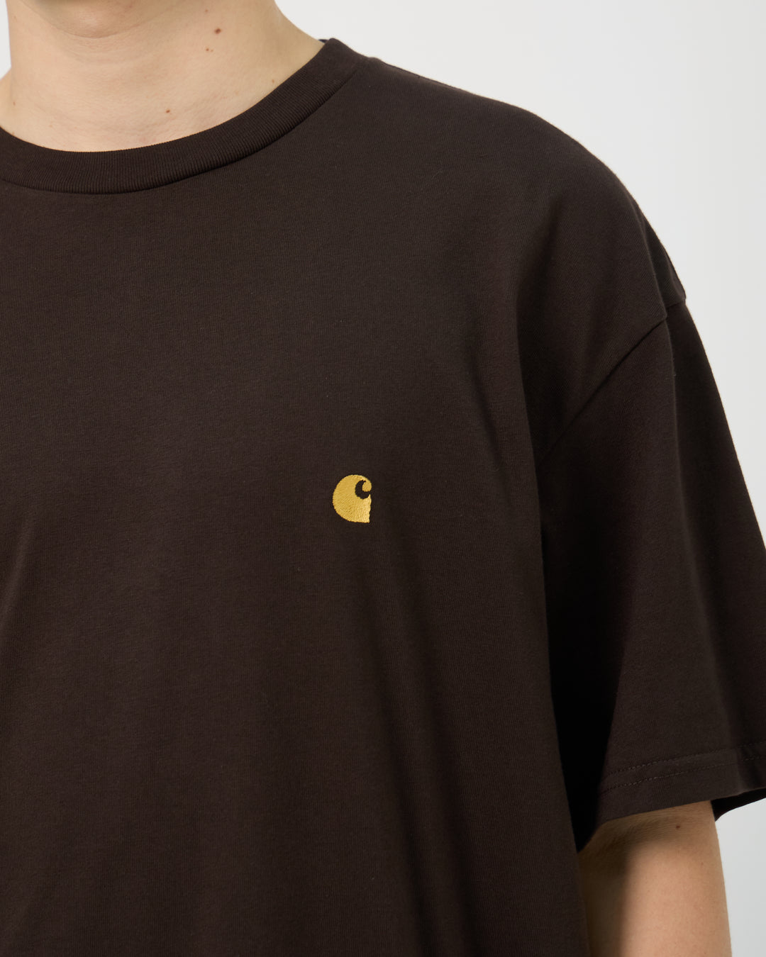 Chase Tee | Tobacco Gold