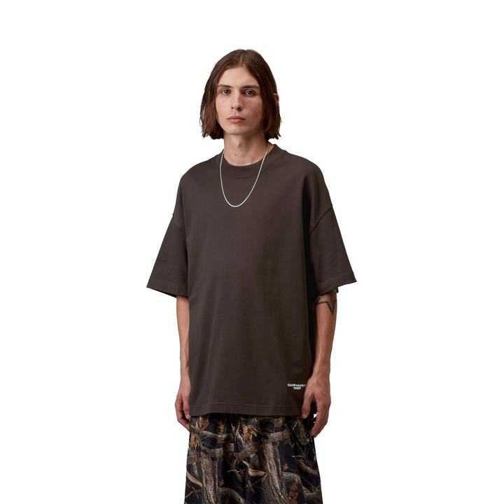 Magazine Script Tee | Tobacco