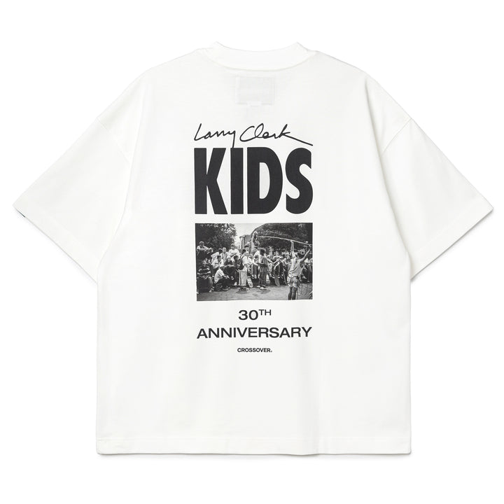 CROSSOVER® × KIDS by Larry Clark 30th Anniversary '01' Tee | White
