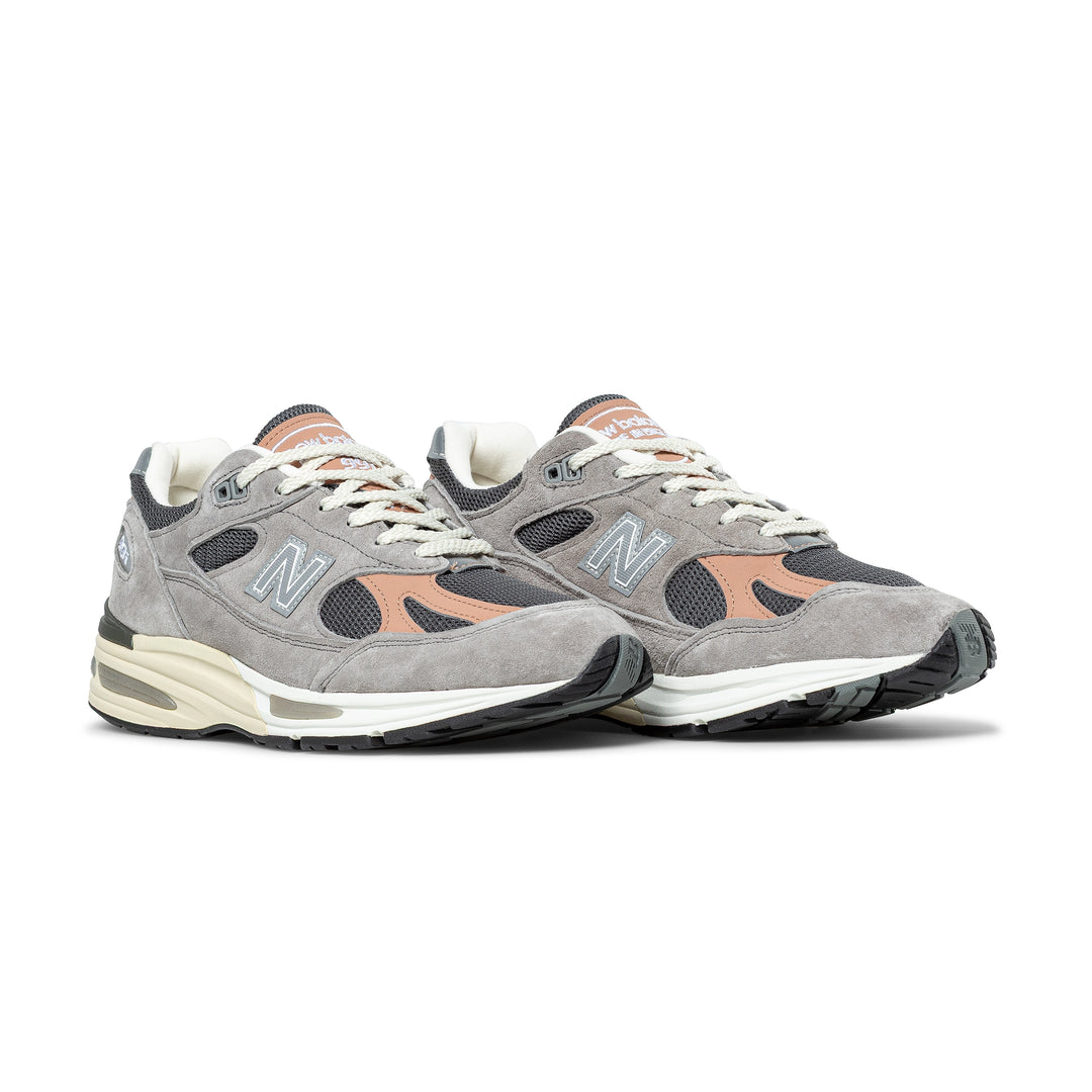 MADE in UK 991v2 | Grey Salmon