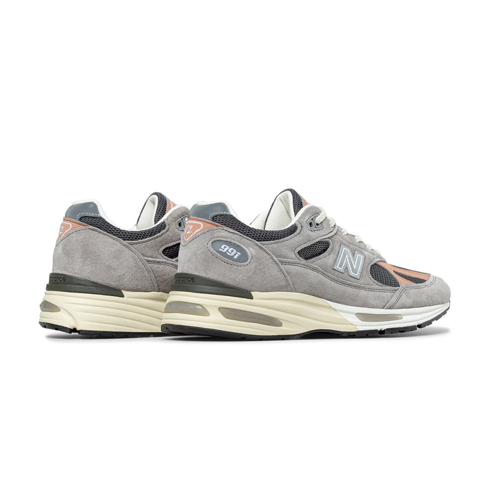 MADE in UK 991v2 | Grey Salmon