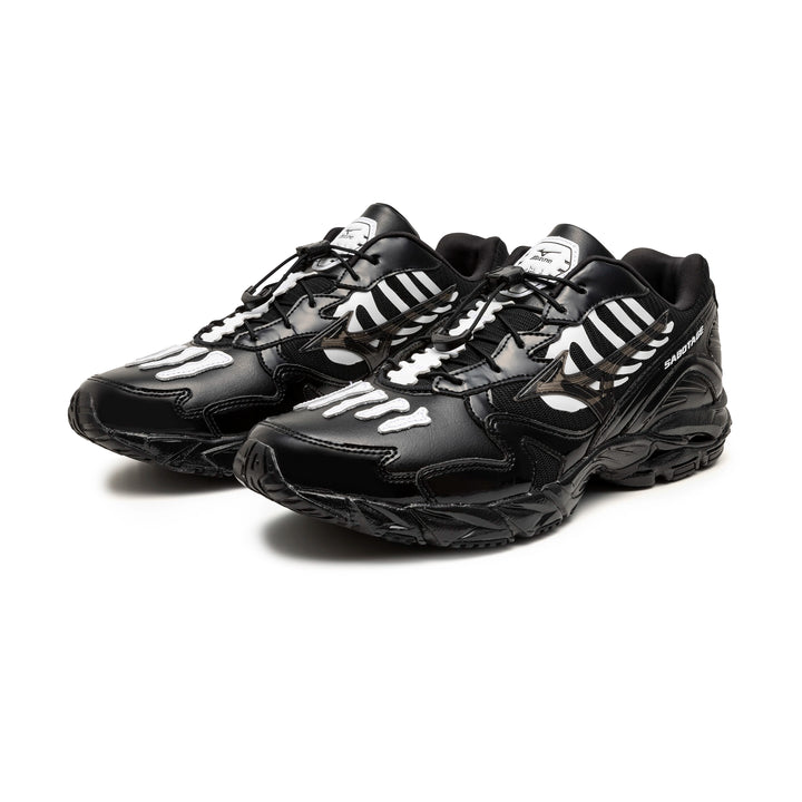 Mizuno x SBTG Wave Rider 10 | Black White
