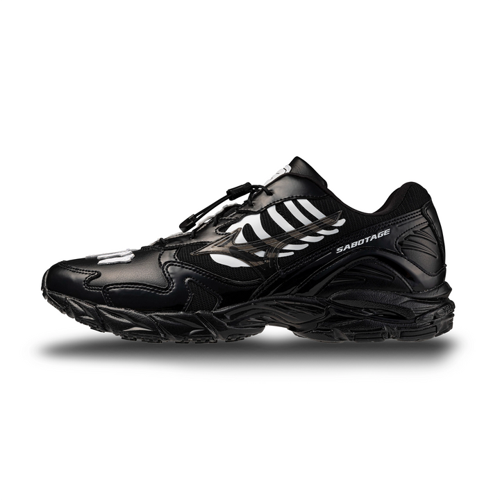 Mizuno x SBTG Wave Rider 10 | Black White