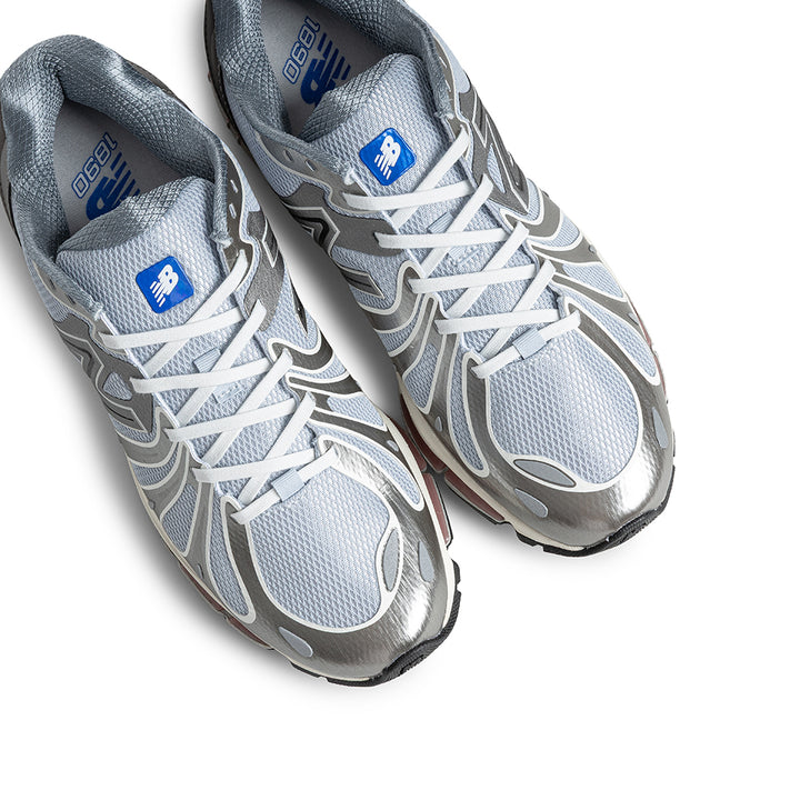 1890 | Dark Silver Metallic