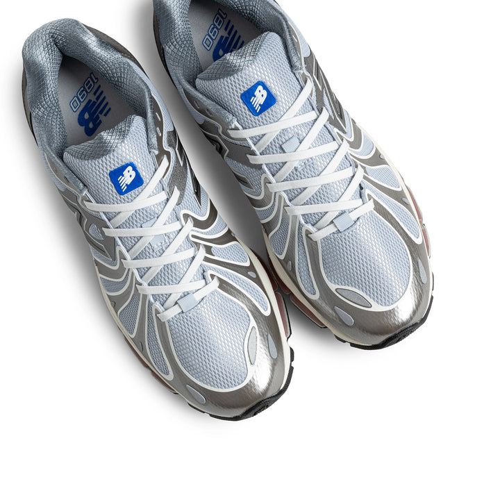 1890 | Dark Silver Metallic