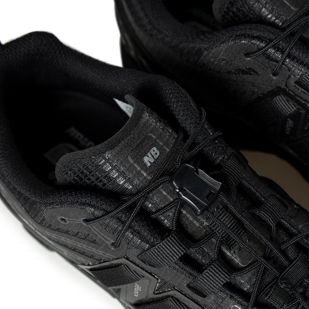 1906R | Black Dark Silver Metallic