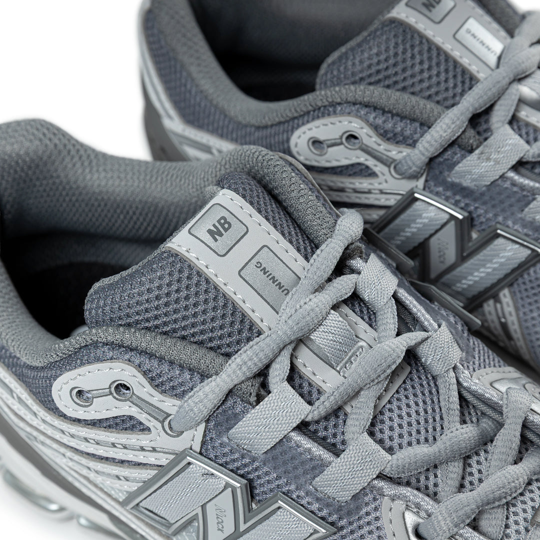 1906R | Raincloud Gray