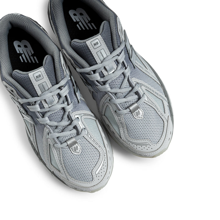 1906R | Raincloud Gray