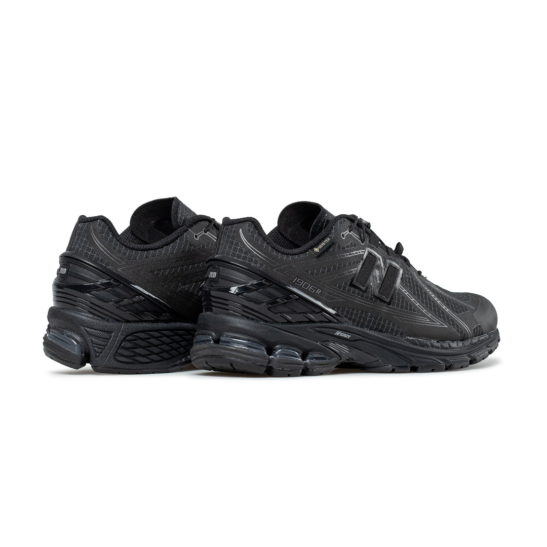 1906U | Black