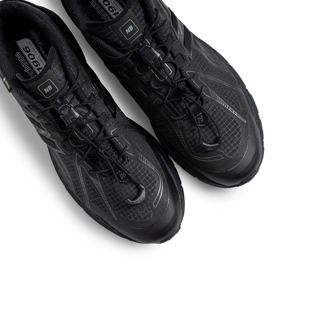 1906U | Black