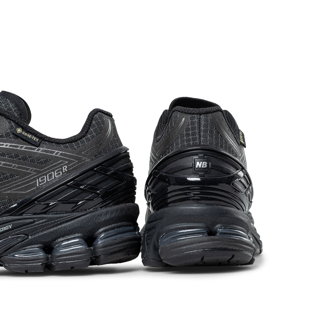 1906U | Black