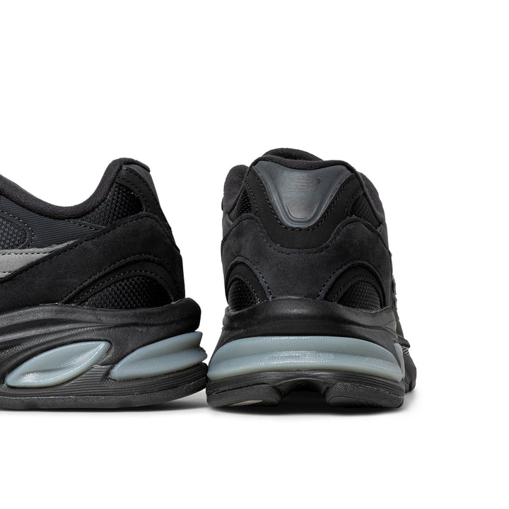 2010 | Black Harbor Grey