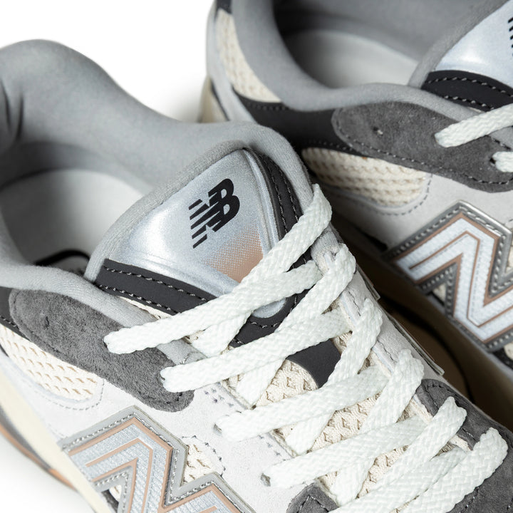 2010 | Brighton Grey Linen