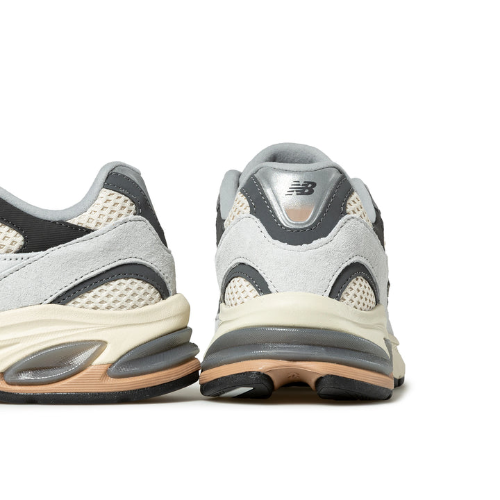 2010 | Brighton Grey Linen