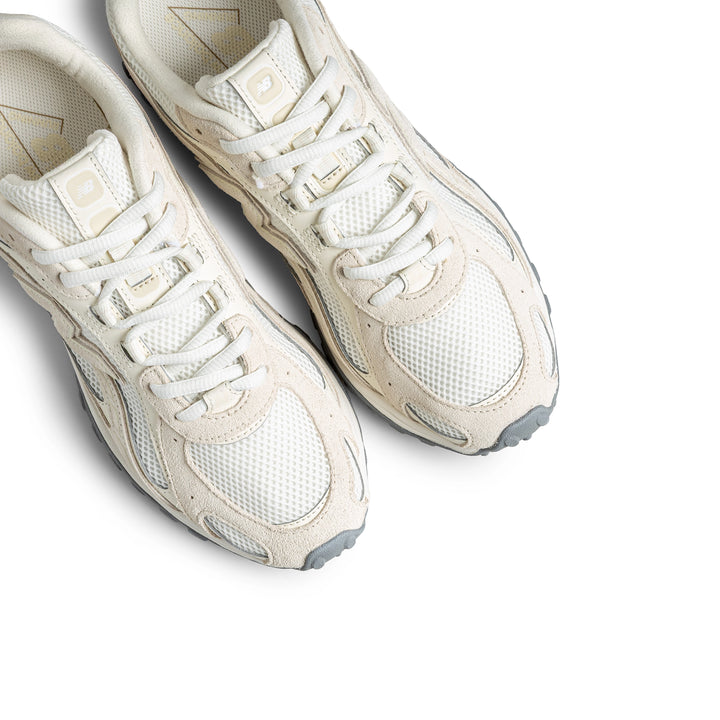 204L | Angora Linen