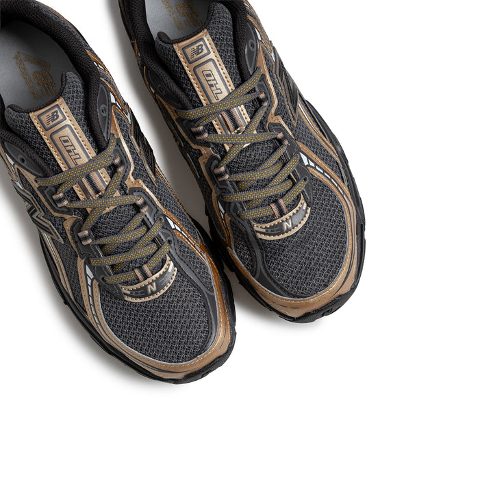 740 | Black Cement Castlerock