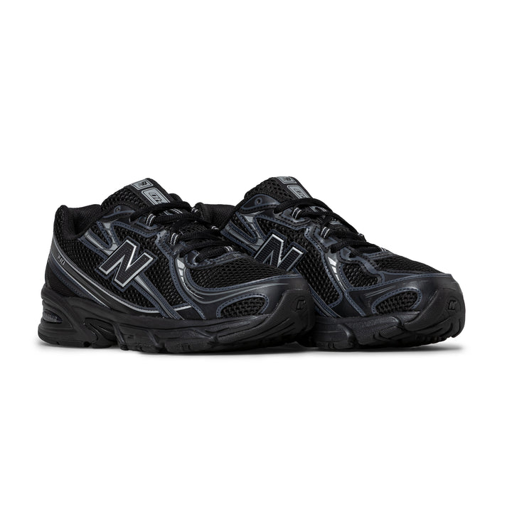 740 | Black Silver Metallic
