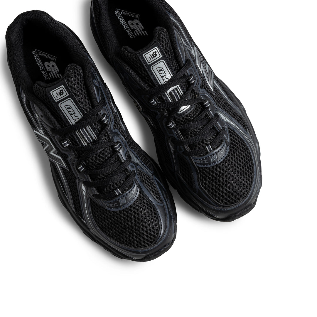 740 | Black Silver Metallic