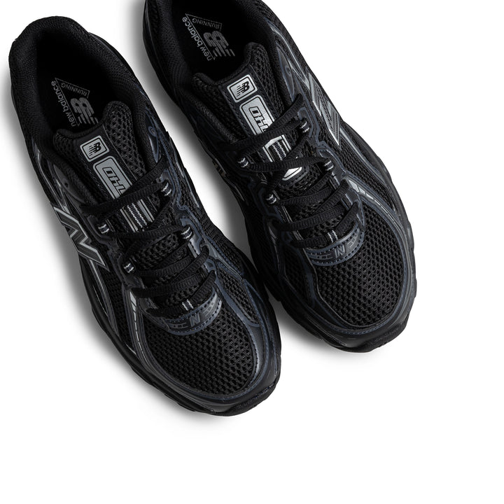 740 | Black Silver Metallic