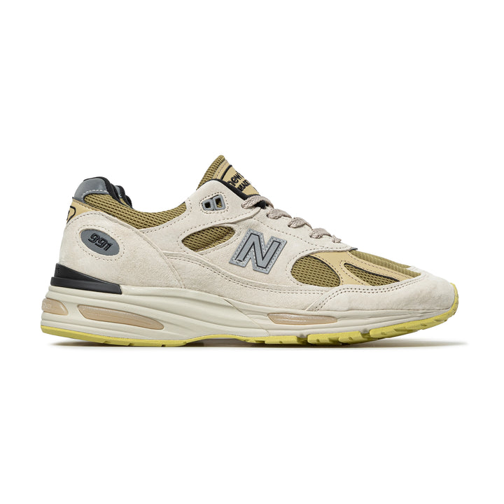 MADE in UK 991v2 | Silver Birch