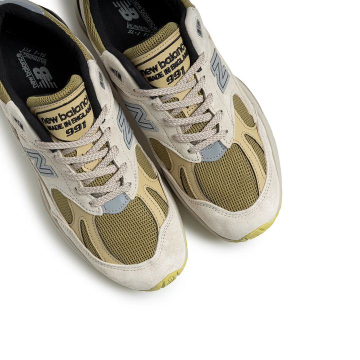 MADE in UK 991v2 | Silver Birch