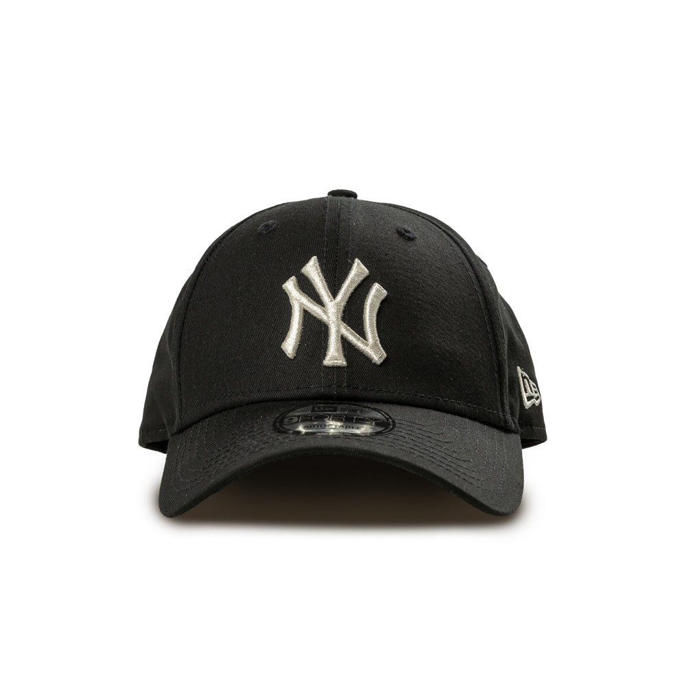 New York Yankees 9FORTY | Black Silver