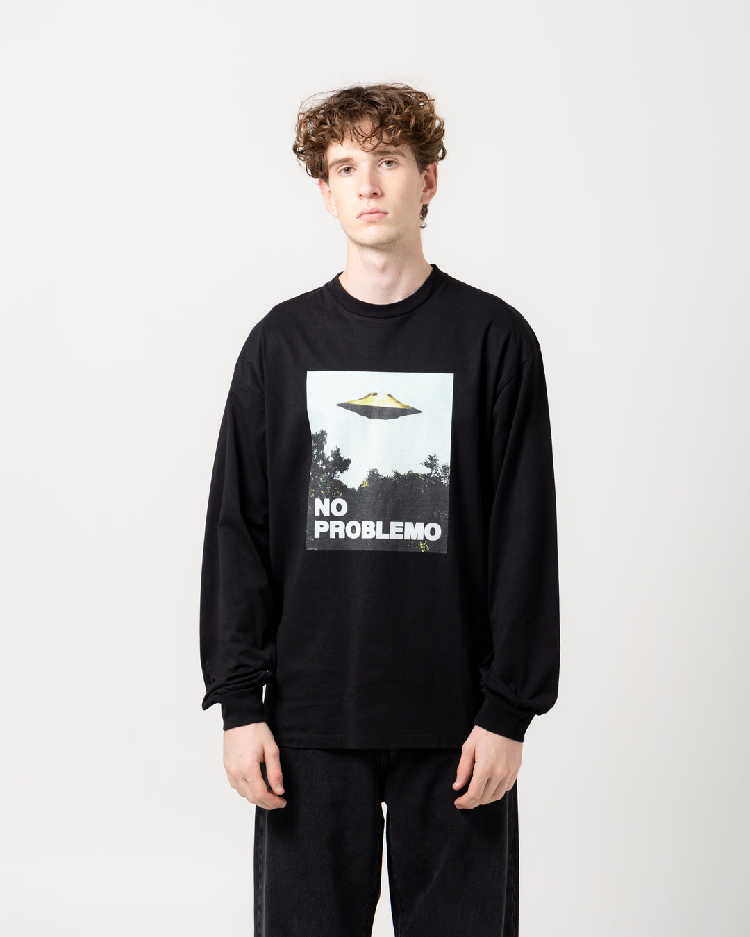 Visitors L/S Tee | Black