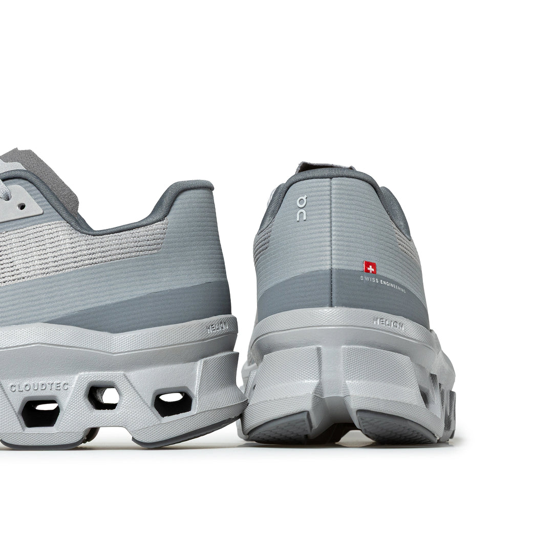 美品！『On Cloudmonster Void 7.5 シルバー／レンズ』 美品！『On Cloudmonster Void 7.5 シルバー／レンズ』 - メルカリ