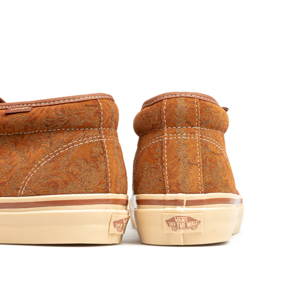 Vans desert on sale chukka on feet