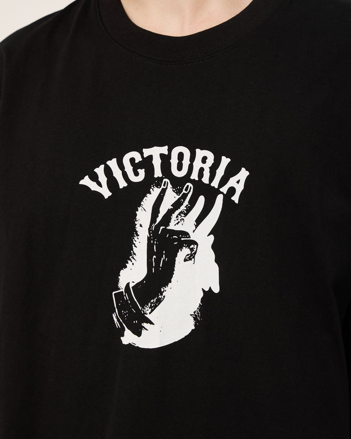 Hands Of V Tee | Black