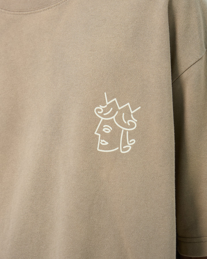Sun Faded Queenhead Logo Tee | Beige